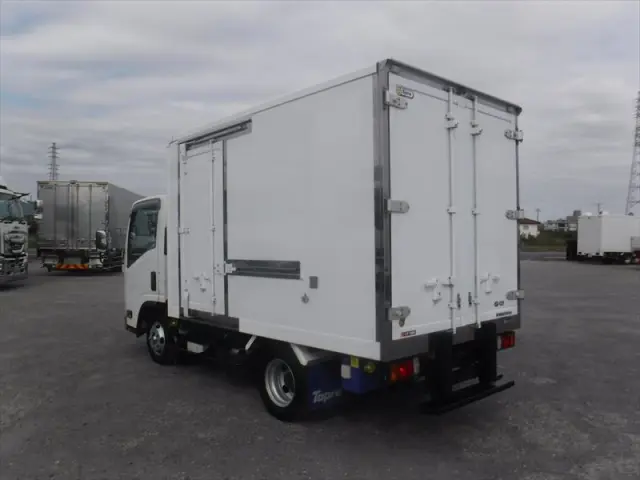 いすゞ エルフ 2RG-NLR88AN(2WD)の写真14