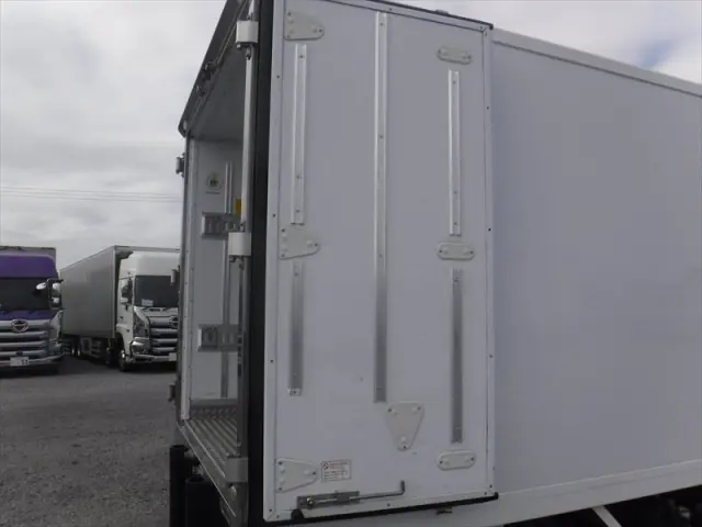 いすゞ エルフ 2RG-NLR88AN(2WD)の写真20