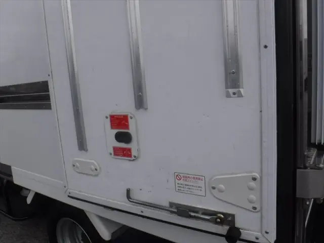 いすゞ エルフ 2RG-NLR88AN(2WD)の写真23