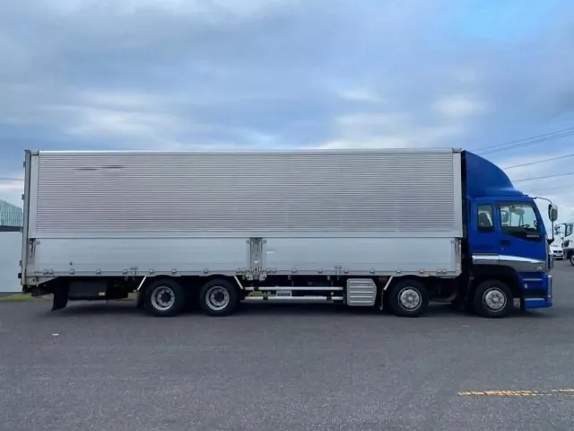 いすゞ ギガ QKG-CYJ77A(8x4)の写真4