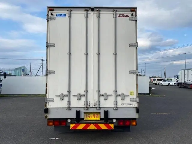 いすゞ ギガ QKG-CYJ77A(8x4)の写真5