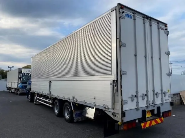 いすゞ ギガ QKG-CYJ77A(8x4)の写真20