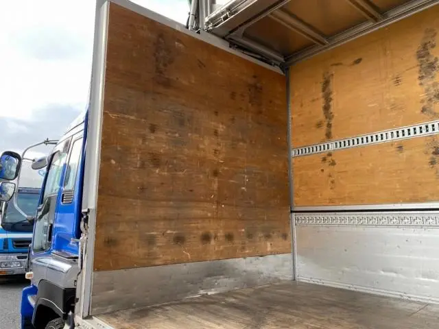 いすゞ ギガ QKG-CYJ77A(8x4)の写真23