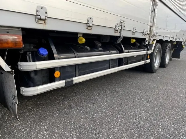 いすゞ ギガ QKG-CYJ77A(8x4)の写真27