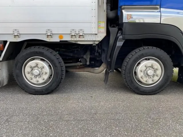 いすゞ ギガ QKG-CYJ77A(8x4)の写真29