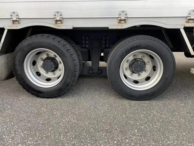 いすゞ ギガ QKG-CYJ77A(8x4)の写真30