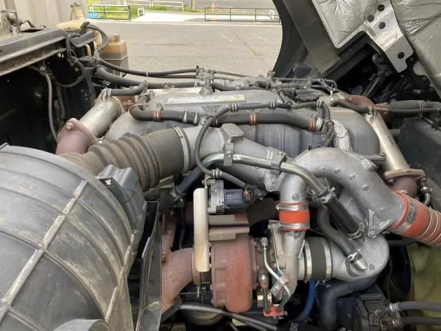 いすゞ ギガ QKG-CYJ77A(8x4)の写真36