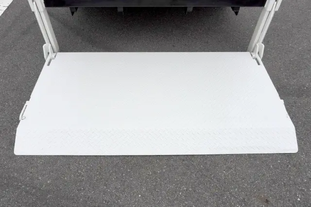 三菱 キャンター 2PG-FDA50(4WD)の写真7