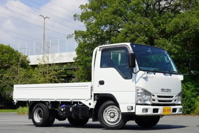 いすゞ エルフ 2RG-NHR88A(2WD)の写真9