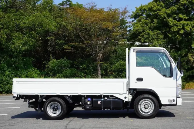 いすゞ エルフ 2RG-NHR88A(2WD)の写真10