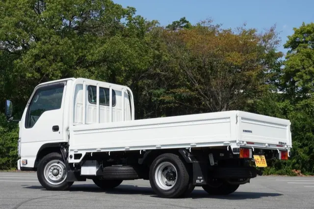 いすゞ エルフ 2RG-NHR88A(2WD)の写真12