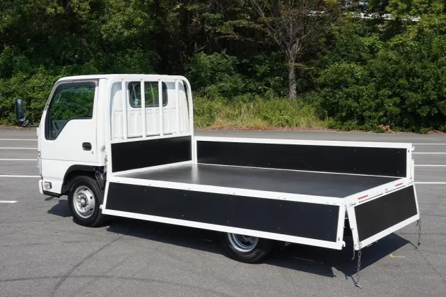 いすゞ エルフ 2RG-NHR88A(2WD)の写真17