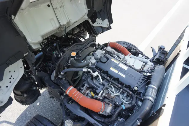 いすゞ エルフ 2RG-NHR88A(2WD)の写真22