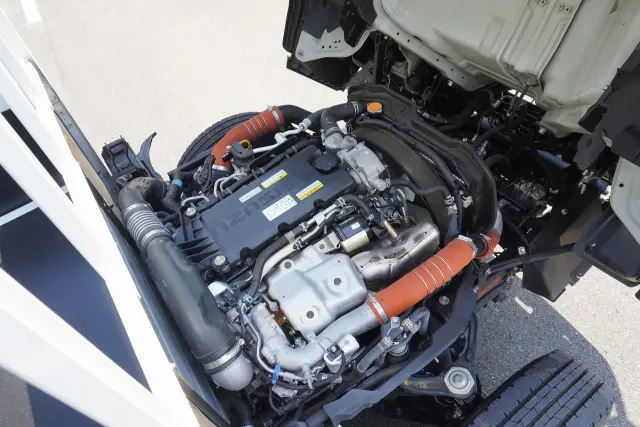 いすゞ エルフ 2RG-NHR88A(2WD)の写真23