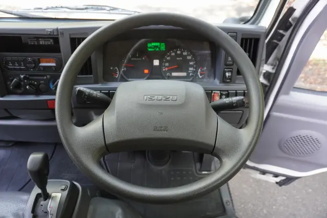 いすゞ エルフ 2RG-NHR88A(2WD)の写真36