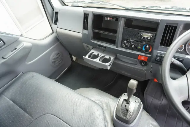 いすゞ エルフ TPG-NJR85A(2WD)の写真43