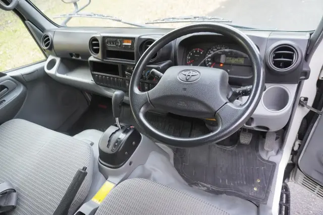 トヨタ ダイナ LDF-KDY281(4WD)の写真3