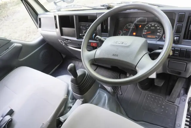 いすゞ エルフ TRG-NJR85A(2WD)の写真3