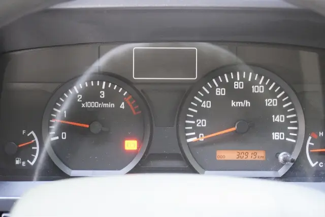 いすゞ エルフ TRG-NJR85A(2WD)の写真4