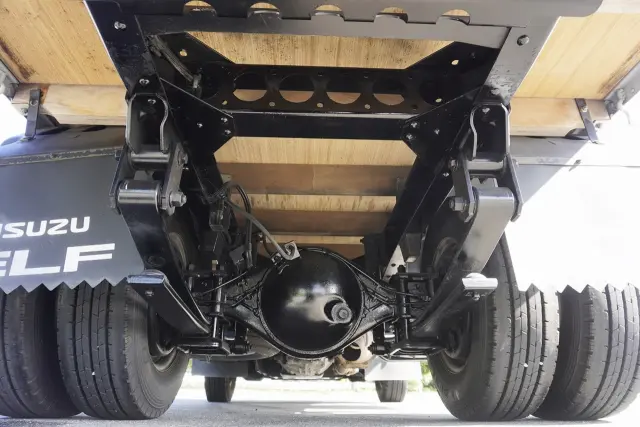 いすゞ エルフ TRG-NJR85A(2WD)の写真6