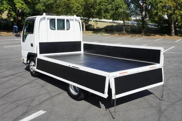 いすゞ エルフ TRG-NJR85A(2WD)の写真15