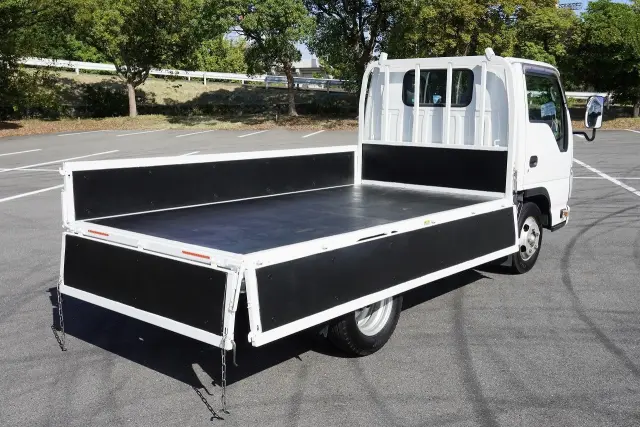 いすゞ エルフ TRG-NJR85A(2WD)の写真17