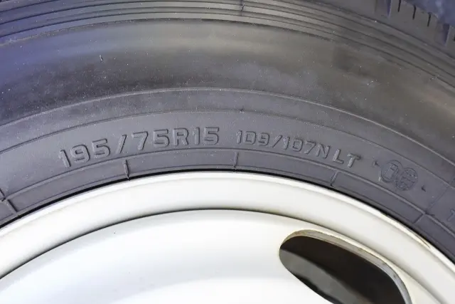 いすゞ エルフ TRG-NJR85A(2WD)の写真35