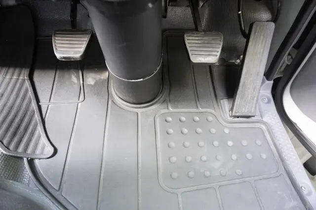 いすゞ エルフ TRG-NJR85A(2WD)の写真40