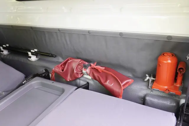 いすゞ エルフ TRG-NJR85A(2WD)の写真48