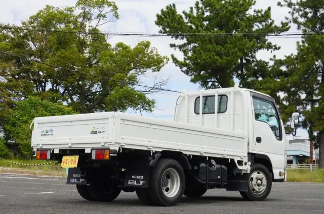 いすゞ エルフ TRG-NJR85A(2WD)の写真2