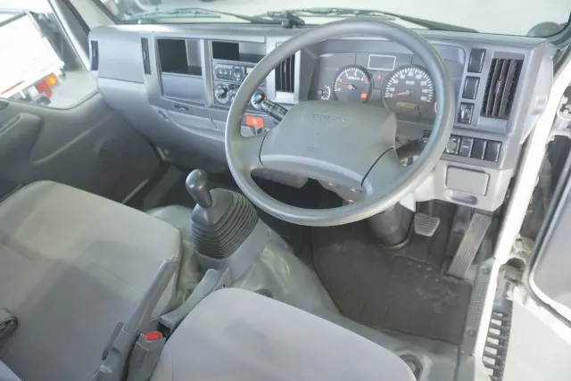 いすゞ エルフ TRG-NJR85A(2WD)の写真3