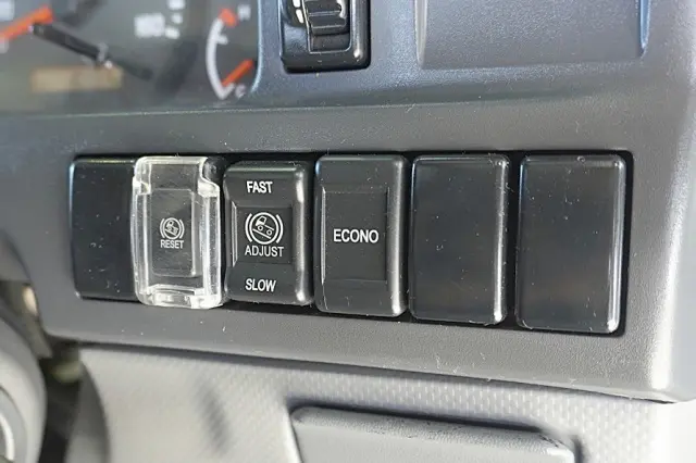 いすゞ エルフ TRG-NJR85A(2WD)の写真45