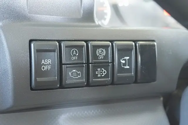 いすゞ エルフ TRG-NJR85A(2WD)の写真46