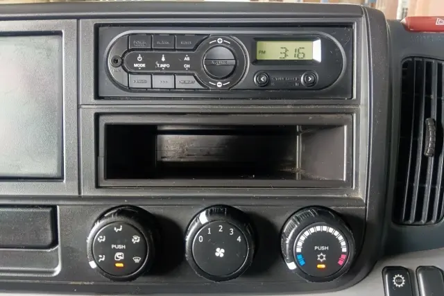三菱 キャンター TPG-FDA00(4WD)の写真46
