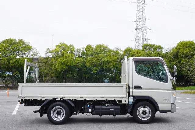 三菱 キャンター TPG-FBA00(2WD)の写真9