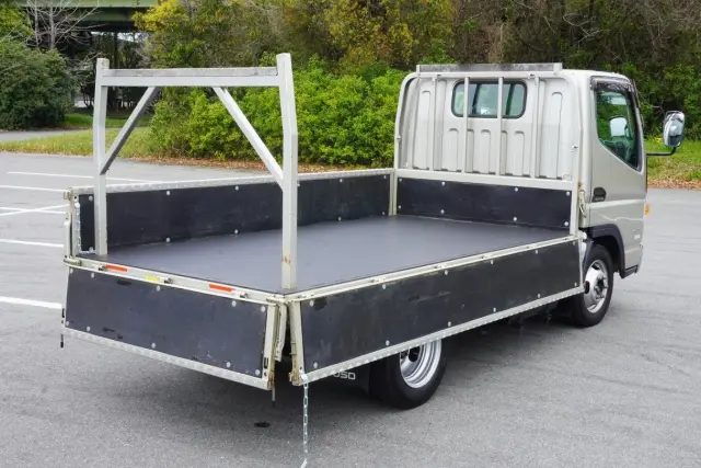 三菱 キャンター TPG-FBA00(2WD)の写真15