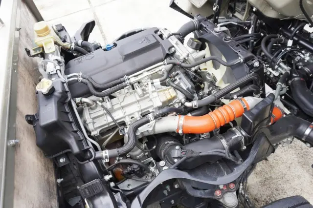 三菱 キャンター TPG-FBA00(2WD)の写真23