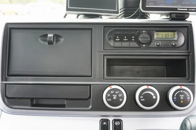 三菱 キャンター TPG-FBA00(2WD)の写真40