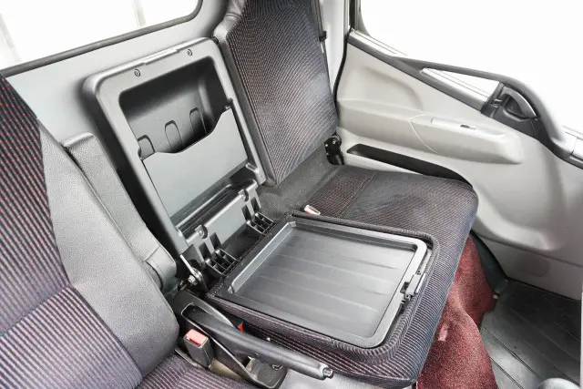 三菱 キャンター TPG-FBA00(2WD)の写真47