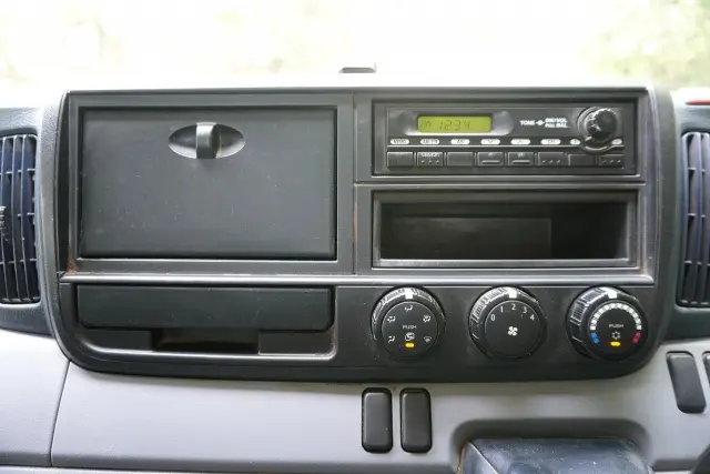 三菱 キャンター TKG-FBA30(2WD)の写真46