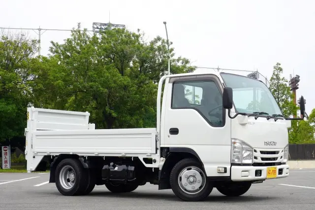 いすゞ エルフ TRG-NHR85A(2WD)の写真9