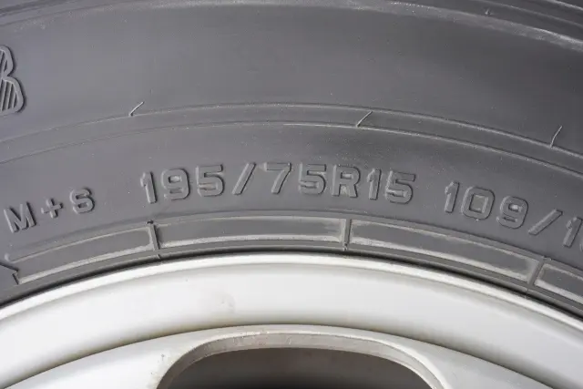 いすゞ エルフ TRG-NHR85A(2WD)の写真32