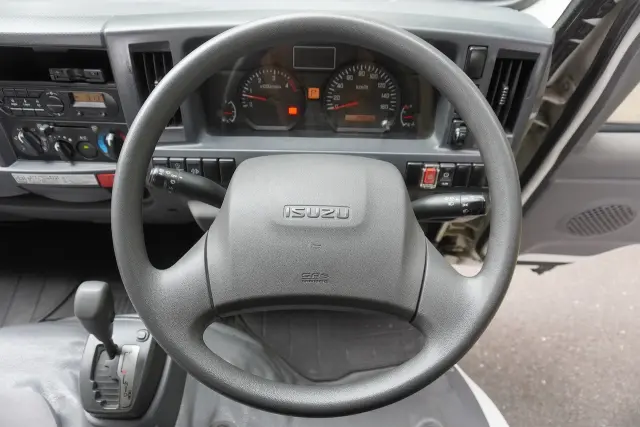 いすゞ エルフ TRG-NHR85A(2WD)の写真36