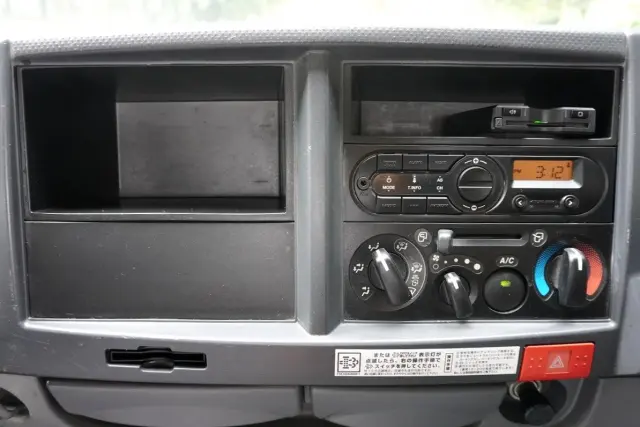 いすゞ エルフ TRG-NHR85A(2WD)の写真41