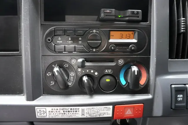いすゞ エルフ TRG-NHR85A(2WD)の写真42