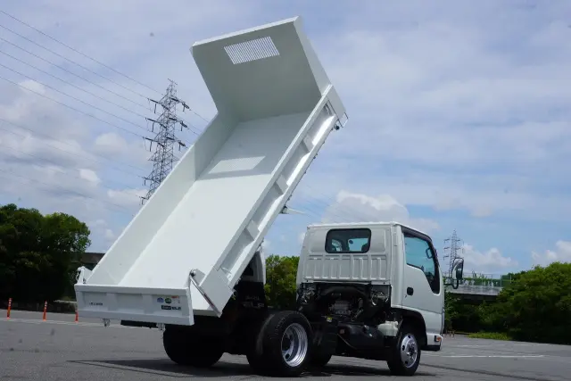 いすゞ エルフ TKG-NKS85AD(4WD)の写真2