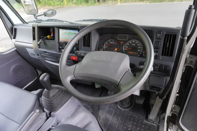 いすゞ エルフ TKG-NKS85AD(4WD)の写真3