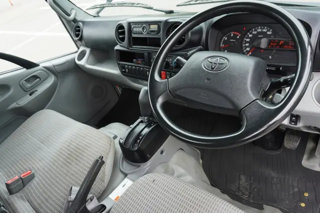 トヨタ ダイナ TPG-XZC605(2WD)の写真3