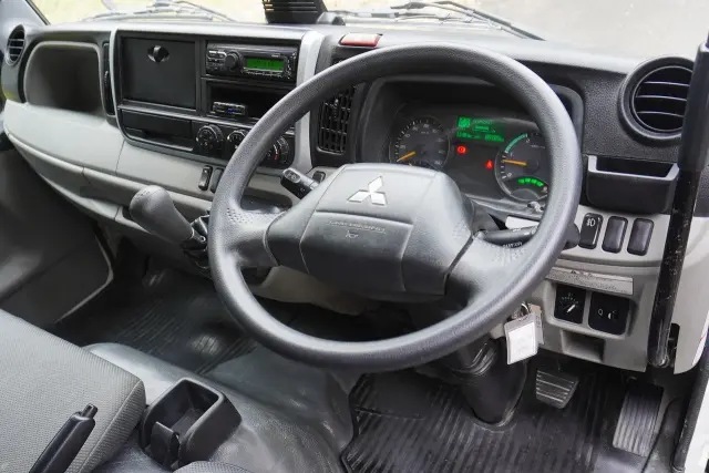 三菱 キャンター 2PG-FBA30(2WD)の写真3