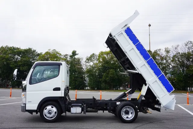 三菱 キャンター 2PG-FBA30(2WD)の写真15